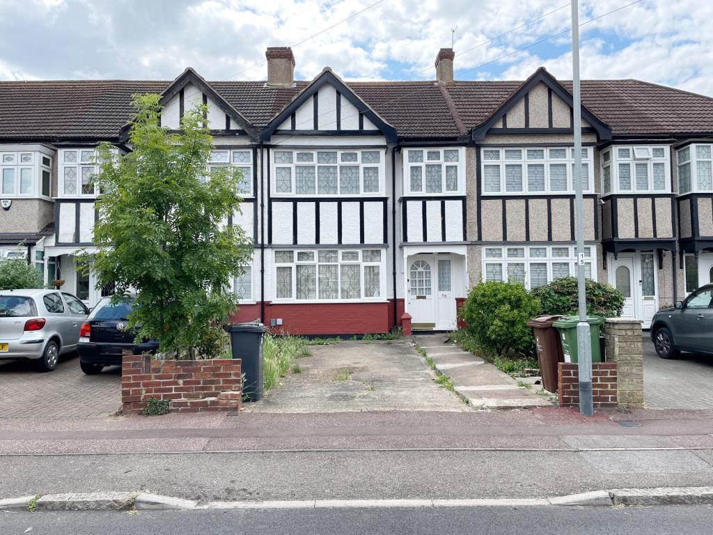 Lot: 44 - MID-TERRACE HOUSE FOR IMPROVEMENT - Front of Property
